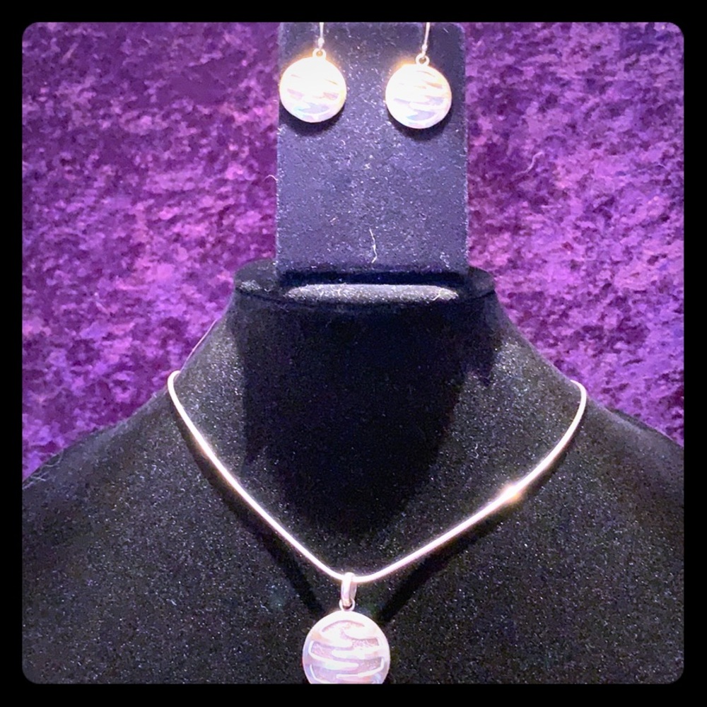 Silver Pendant & earring set.